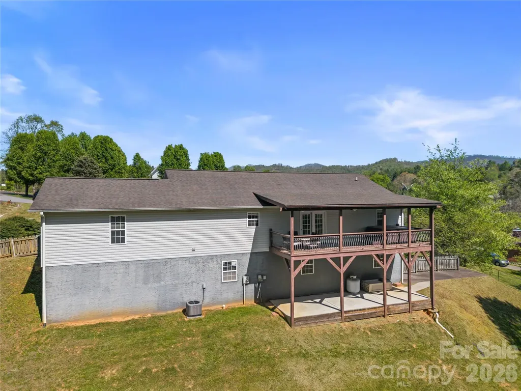 335 Hemlock Spring Trail Weaverville NC 28787