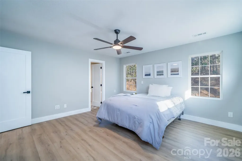 11 Twin Lakes Drive Fletcher NC 28732