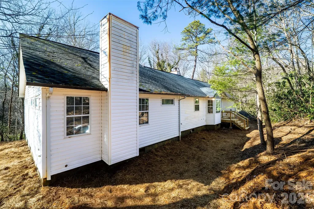 11 Twin Lakes Drive Fletcher NC 28732