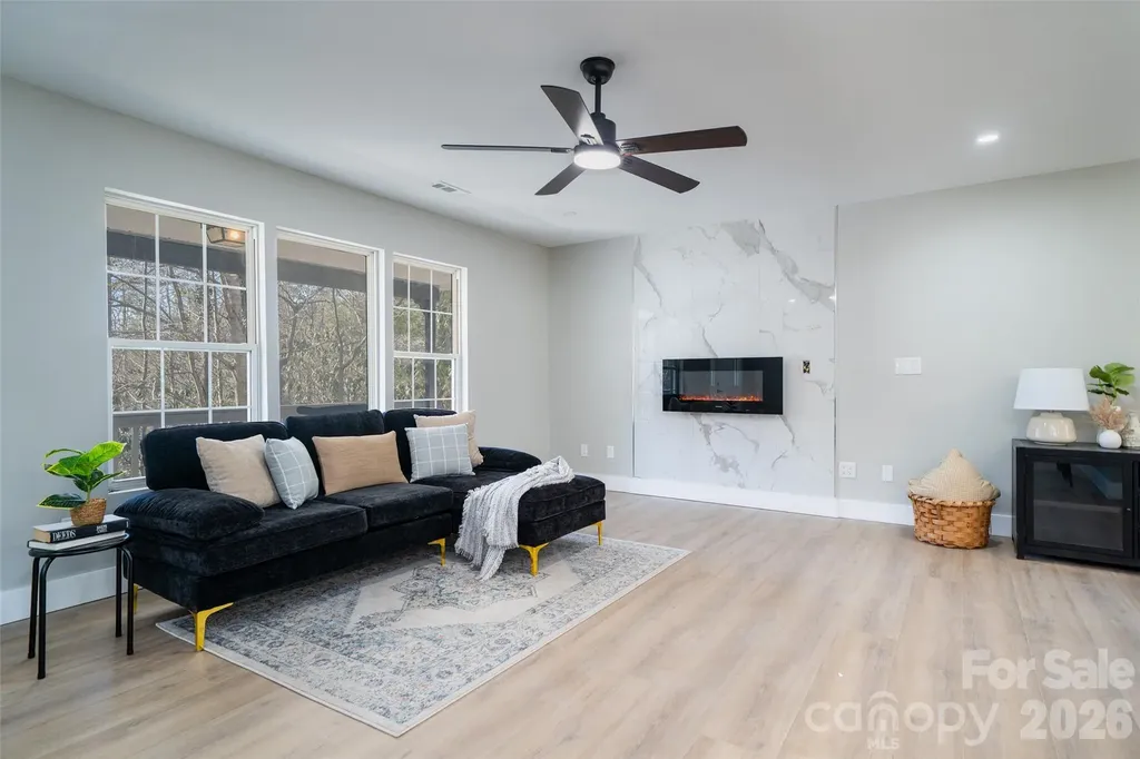 11 Twin Lakes Drive Fletcher NC 28732