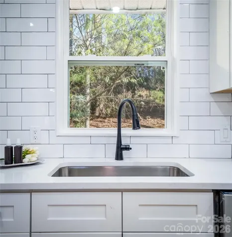 11 Twin Lakes Drive Fletcher NC 28732