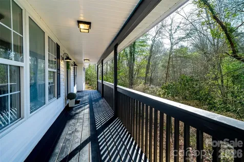 11 Twin Lakes Drive Fletcher NC 28732