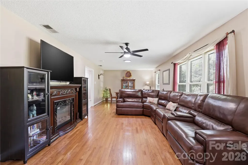 125 Southwood Park Road Mooresville NC 28117