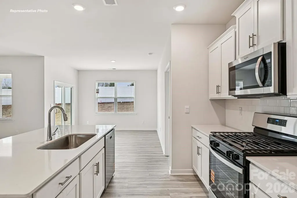 471 Dazzle Loop Newton NC 28658