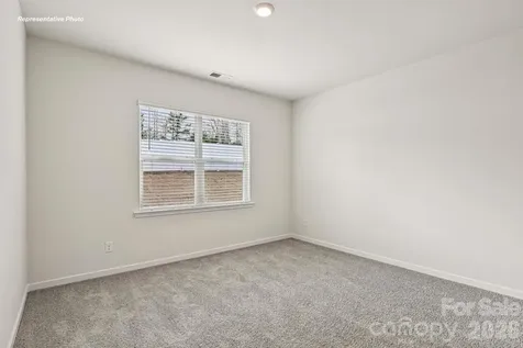 471 Dazzle Loop Newton NC 28658