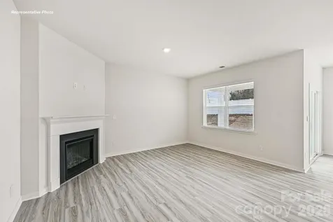 471 Dazzle Loop Newton NC 28658