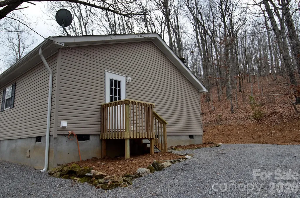 73 Walton Place Drive Nebo NC 28761