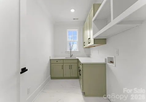 4345 Castleton Road Charlotte NC 28211