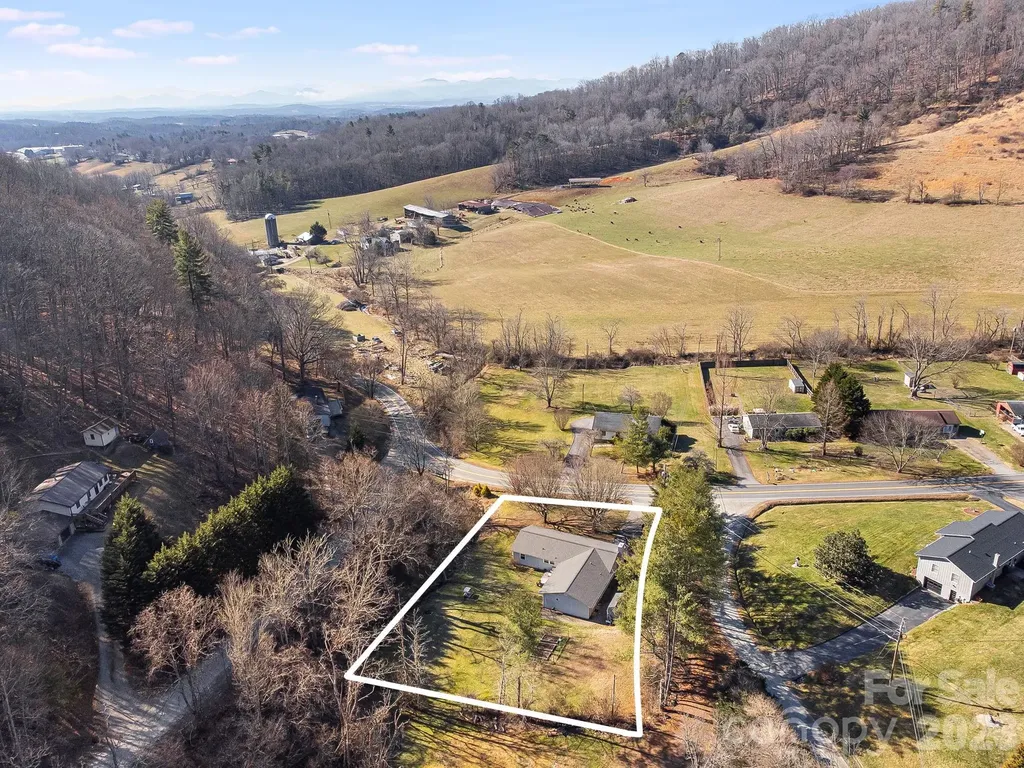 1590 Bruce Road Mars Hill NC 28754