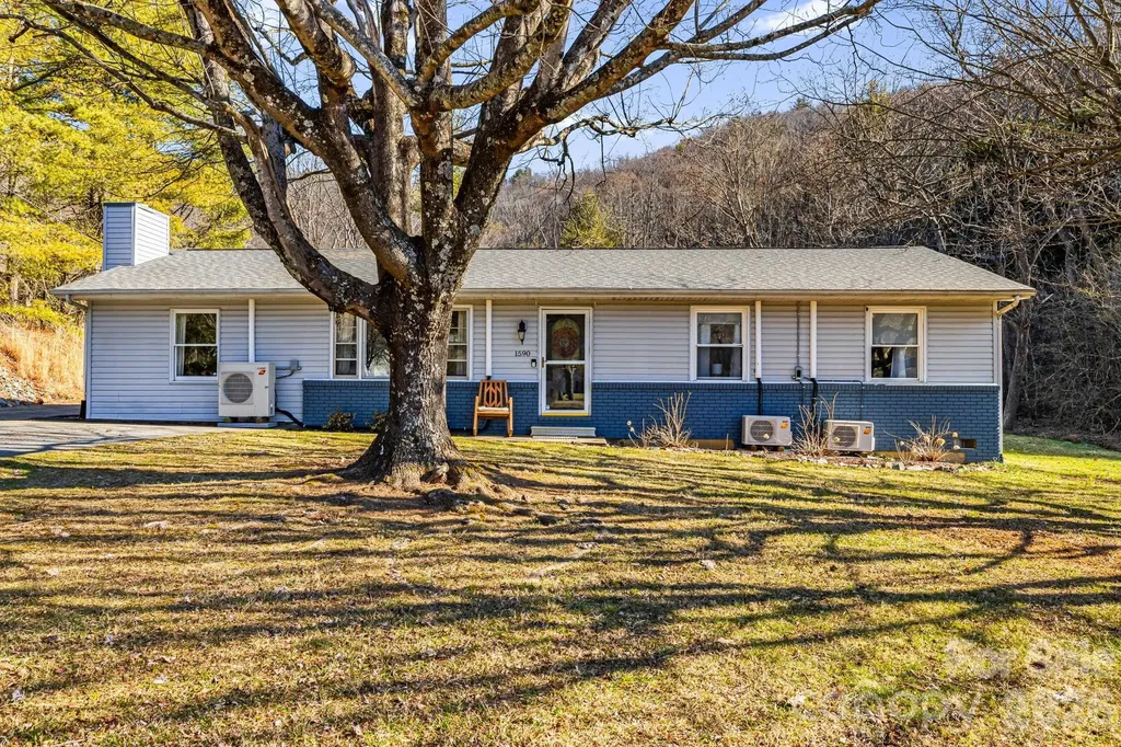 1590 Bruce Road Mars Hill NC 28754