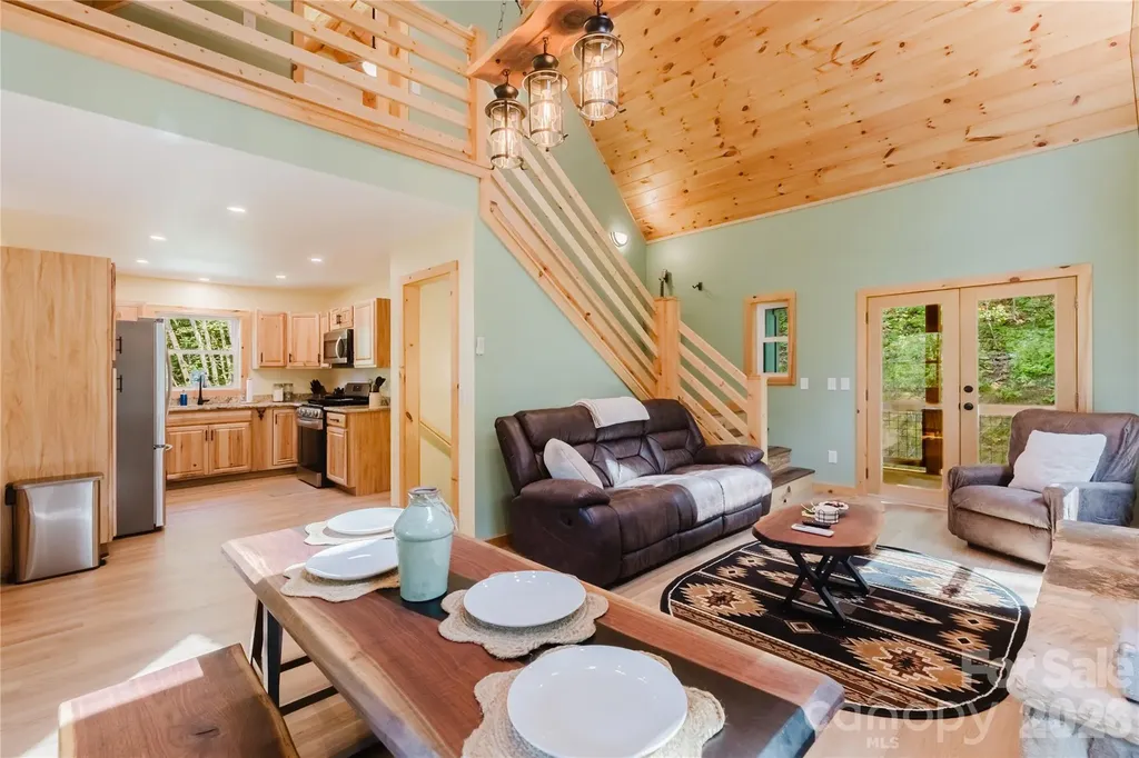 241 Golden Hawk Drive Bryson City NC 28713