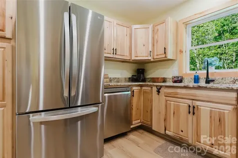241 Golden Hawk Drive Bryson City NC 28713