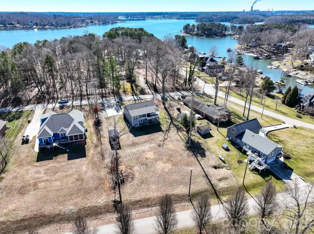 9464 Riviera Drive Sherrills Ford NC 28673
