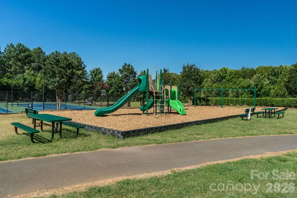 5016 Hermitage Court Belmont NC 28012