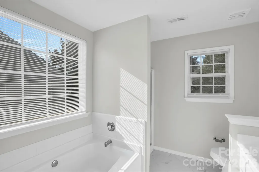5815 Waverly Lynn Lane Charlotte NC 28269