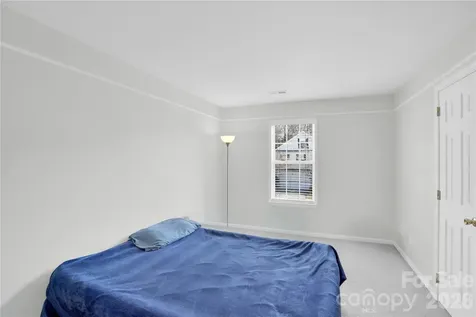 5815 Waverly Lynn Lane Charlotte NC 28269