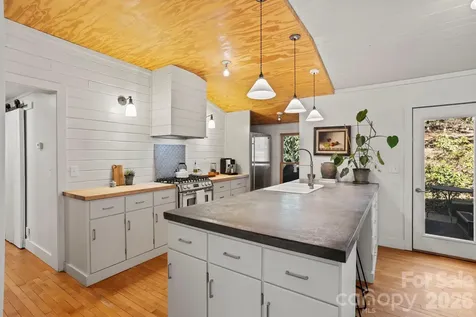 2525 Kanuga Road Hendersonville NC 28739