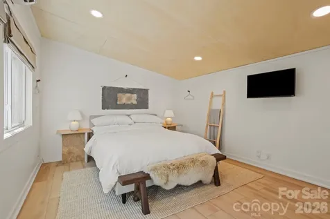 2525 Kanuga Road Hendersonville NC 28739