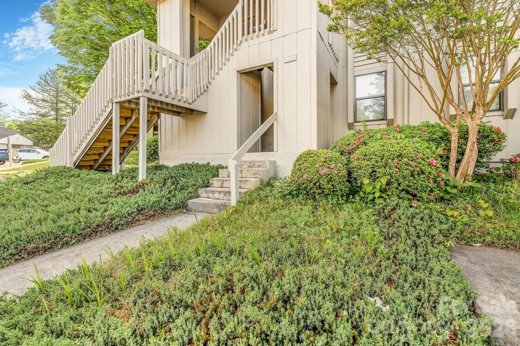 1801 Abbey Circle Asheville NC 28805