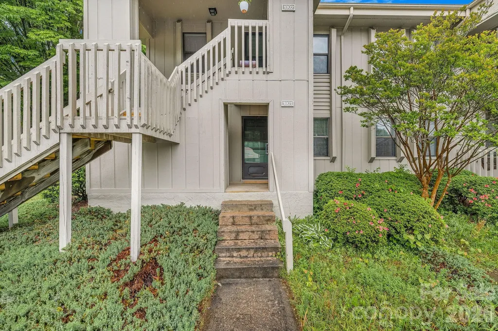1801 Abbey Circle Asheville NC 28805