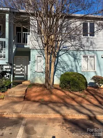 1903 Beechtree Court Charlotte NC 28210