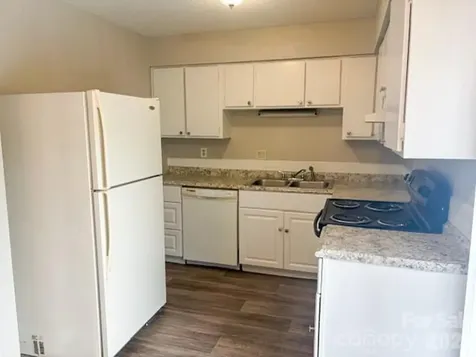 1903 Beechtree Court Charlotte NC 28210
