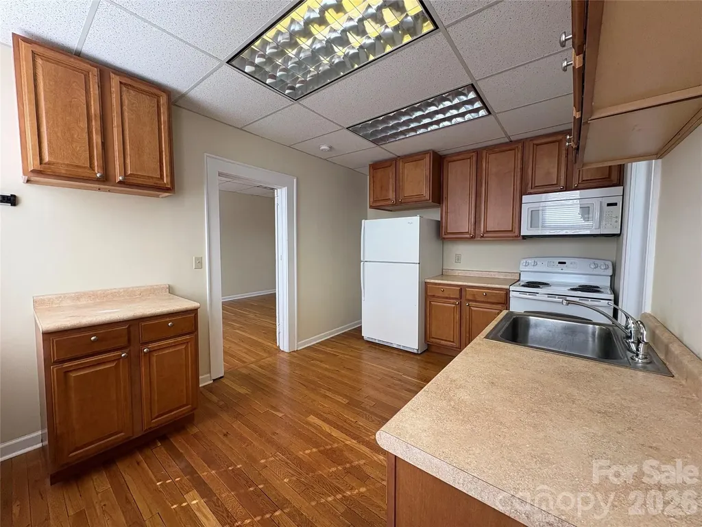 501 N Main Street Hendersonville NC 28792