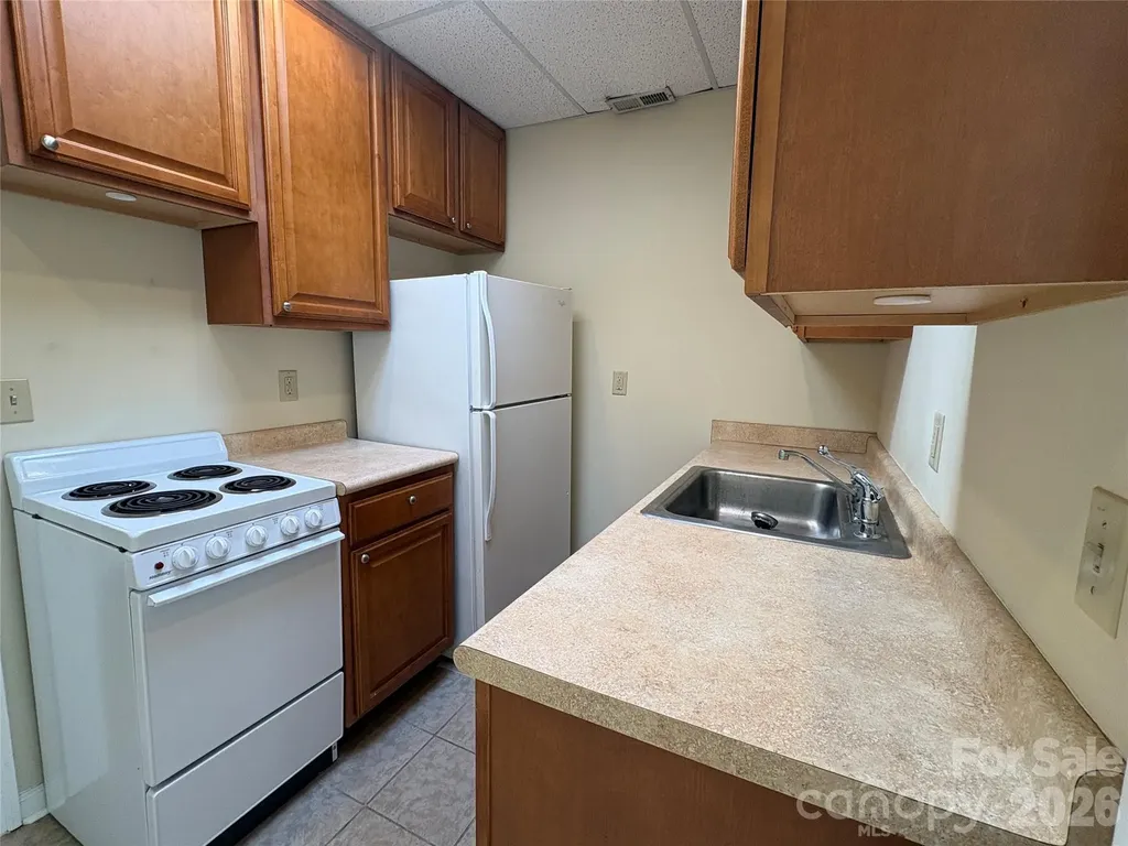 501 N Main Street Hendersonville NC 28792