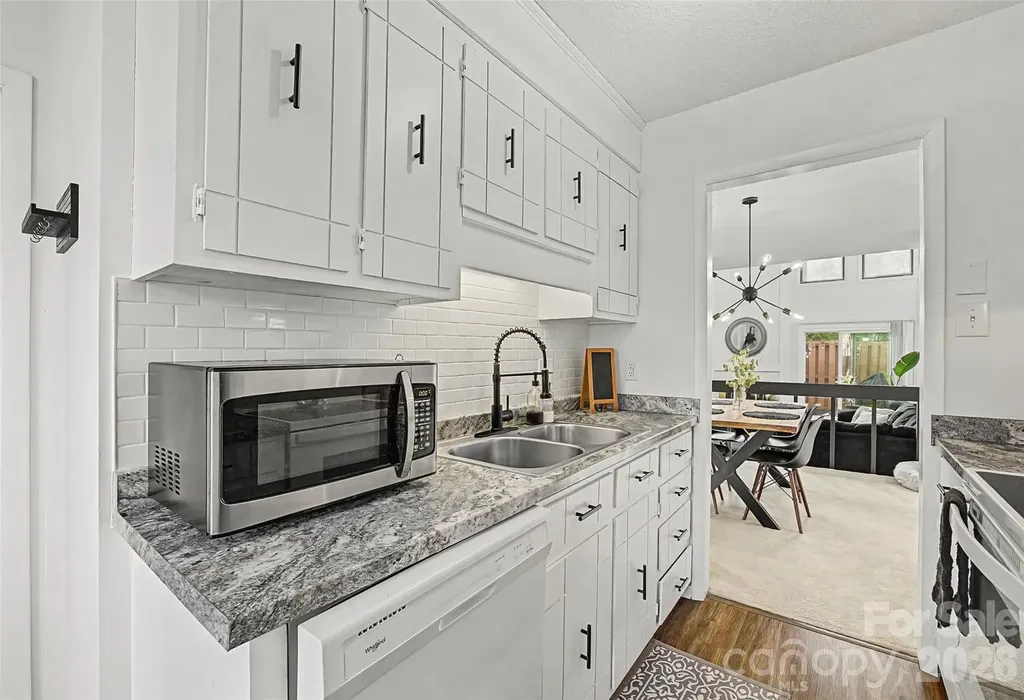 7911 Charter Oak Lane Charlotte NC 28226