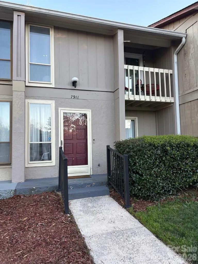 7911 Charter Oak Lane Charlotte NC 28226