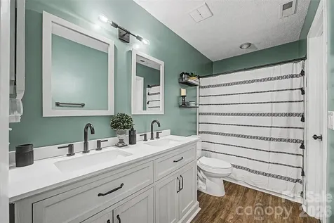 7911 Charter Oak Lane Charlotte NC 28226