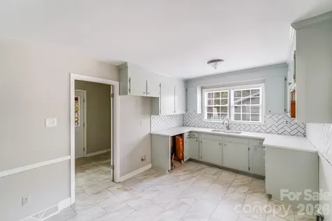 8337 Reedy Creek Road Charlotte NC 28215