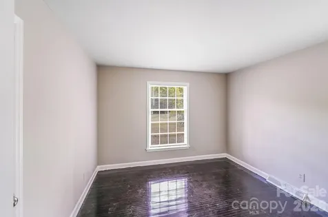 8337 Reedy Creek Road Charlotte NC 28215