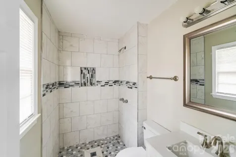 8337 Reedy Creek Road Charlotte NC 28215