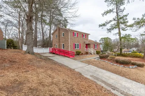 611 Park Avenue Roanoke Rapids NC 27870