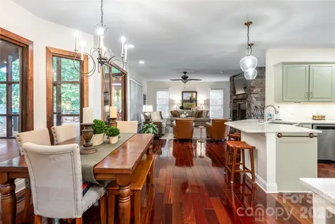 22 Rosebay Lane Asheville NC 28803