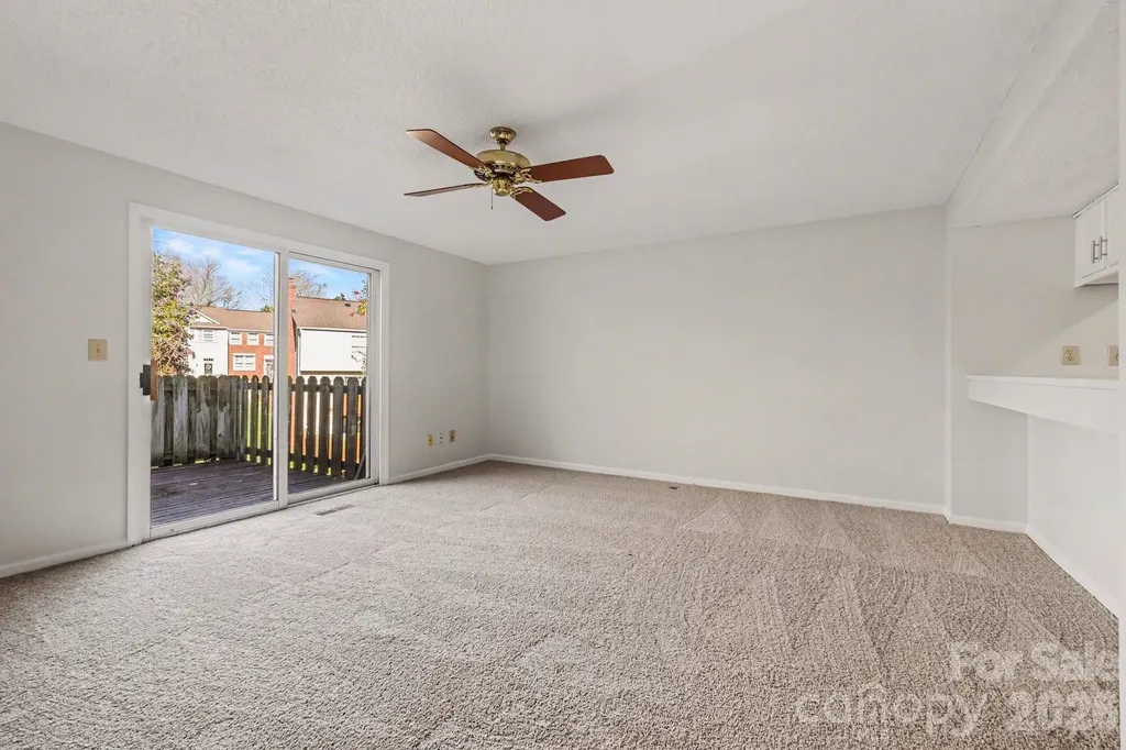 1323 Maple Shade Lane Charlotte NC 28270
