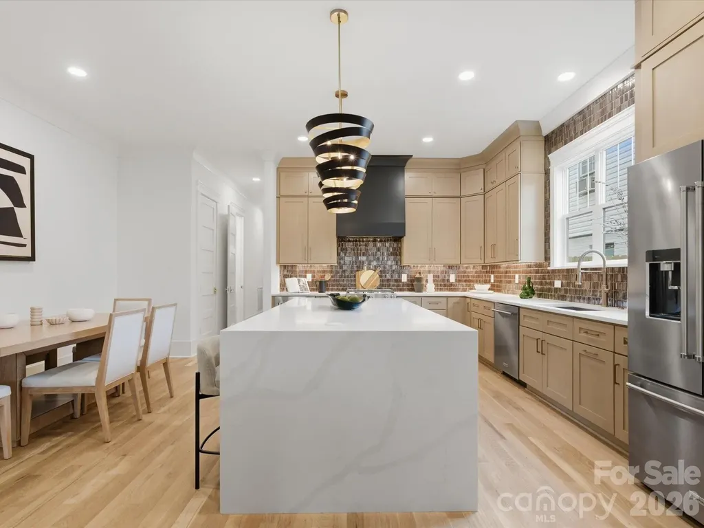 431 W Peterson Drive Charlotte NC 28217