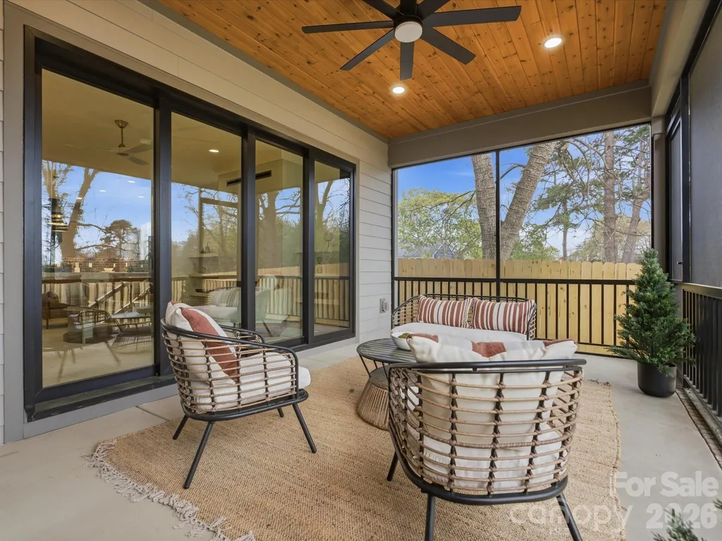 431 W Peterson Drive Charlotte NC 28217