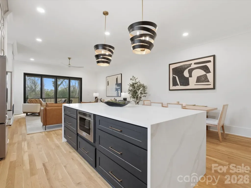 431 W Peterson Drive Charlotte NC 28203