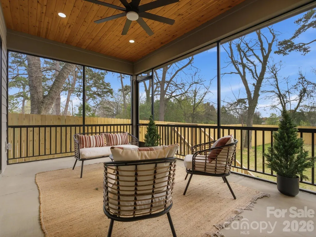 431 W Peterson Drive Charlotte NC 28217