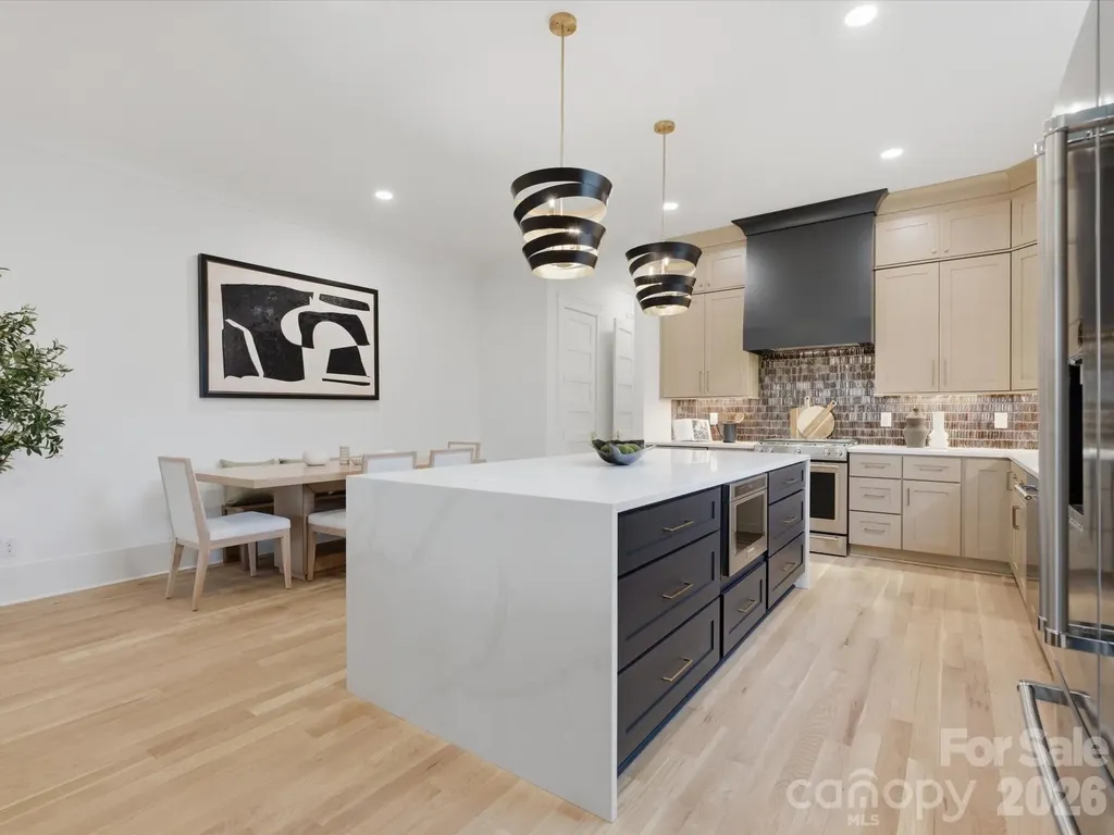 431 W Peterson Drive Charlotte NC 28217
