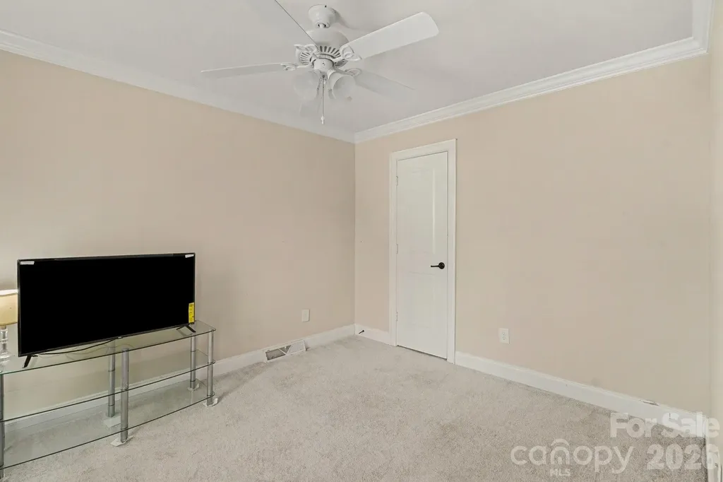 318 E Pressley Avenue Mooresville NC 28115