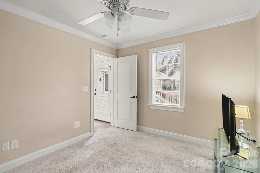 318 E Pressley Avenue Mooresville NC 28115