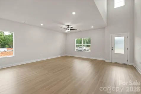 6710 Fairford Drive Charlotte NC 28215