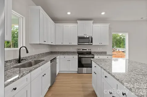 6710 Fairford Drive Charlotte NC 28215