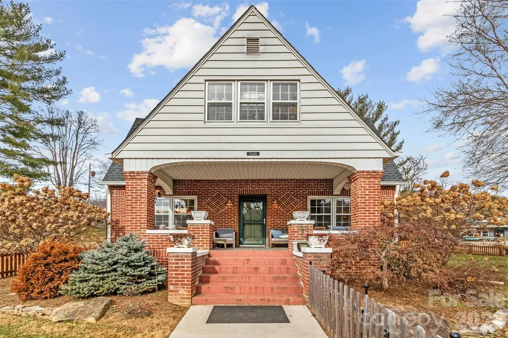 506 W Main Street Burnsville NC 28714