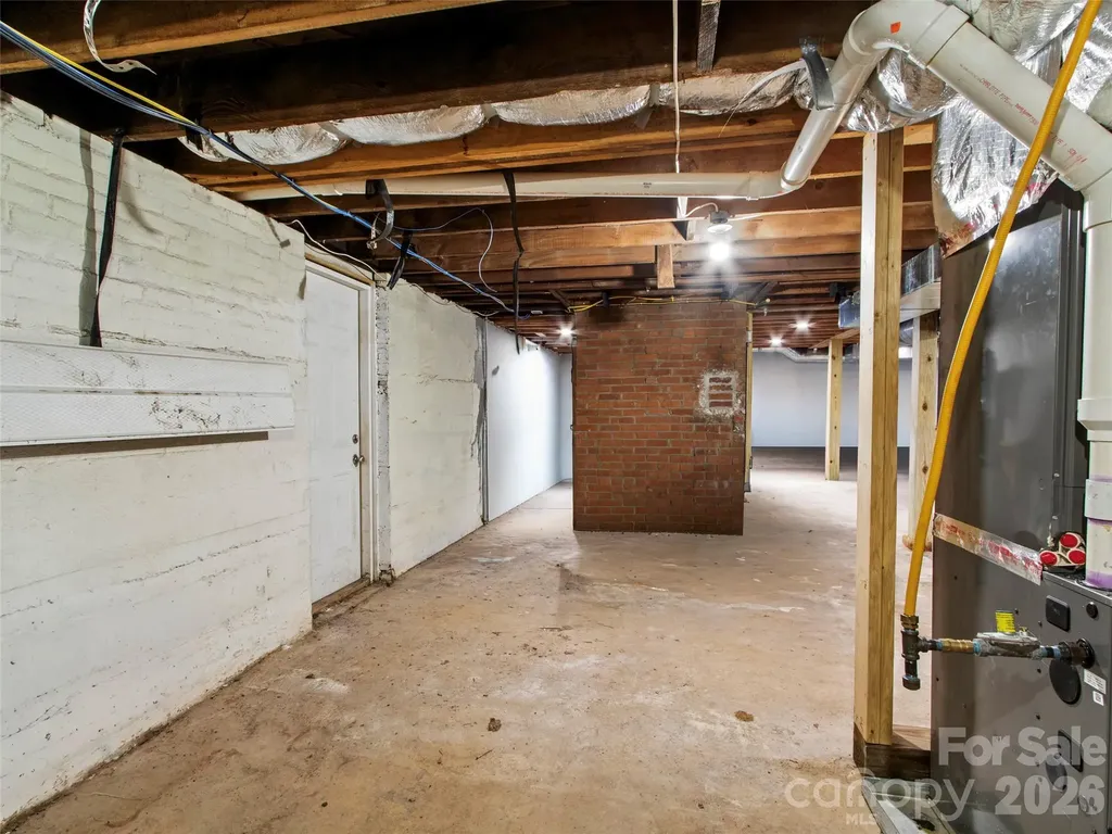 506 W Main Street Burnsville NC 28714
