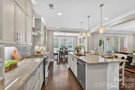 9815 Avenal Lane Charlotte NC 28270