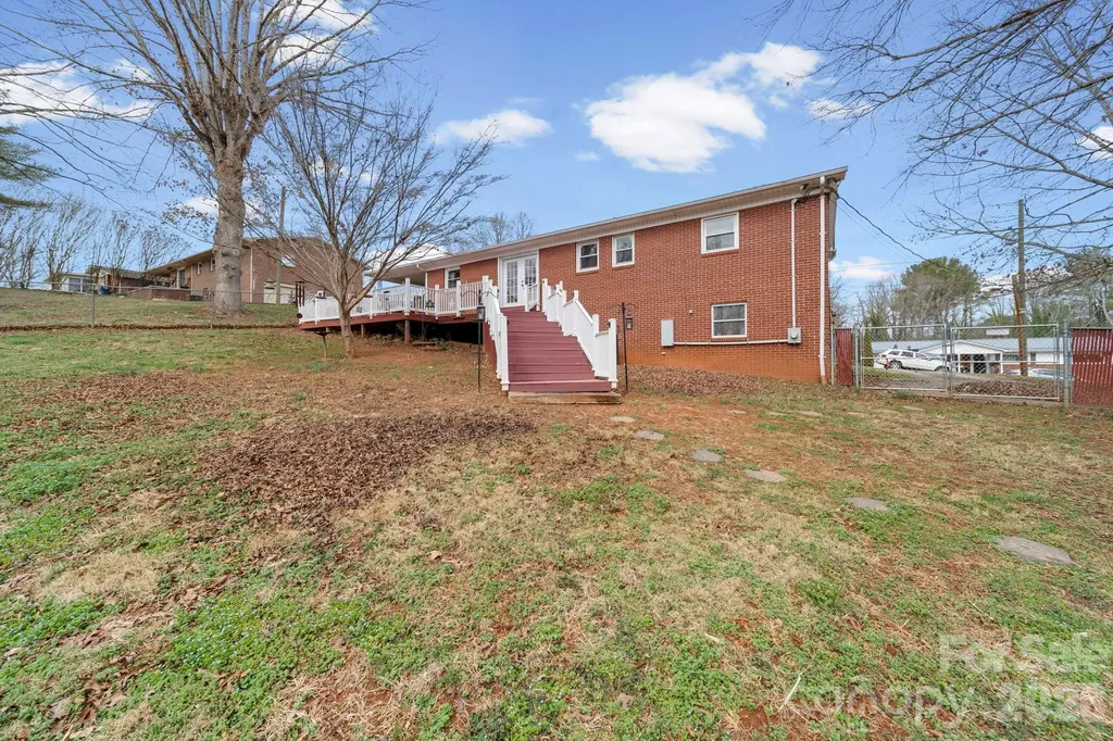 116 Hilltop Avenue Valdese NC 28690